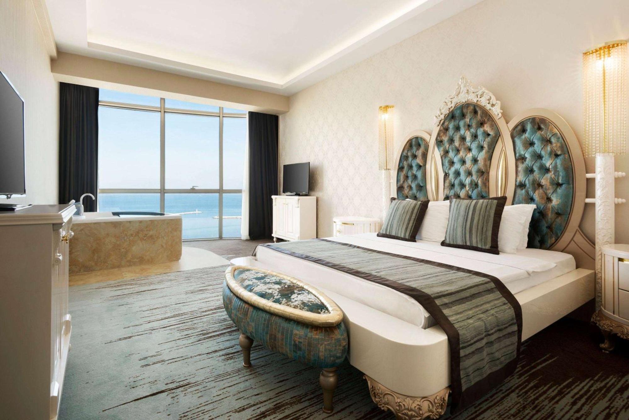 Hotel Ramada By Wyndham İskenderun Zewnętrze zdjęcie