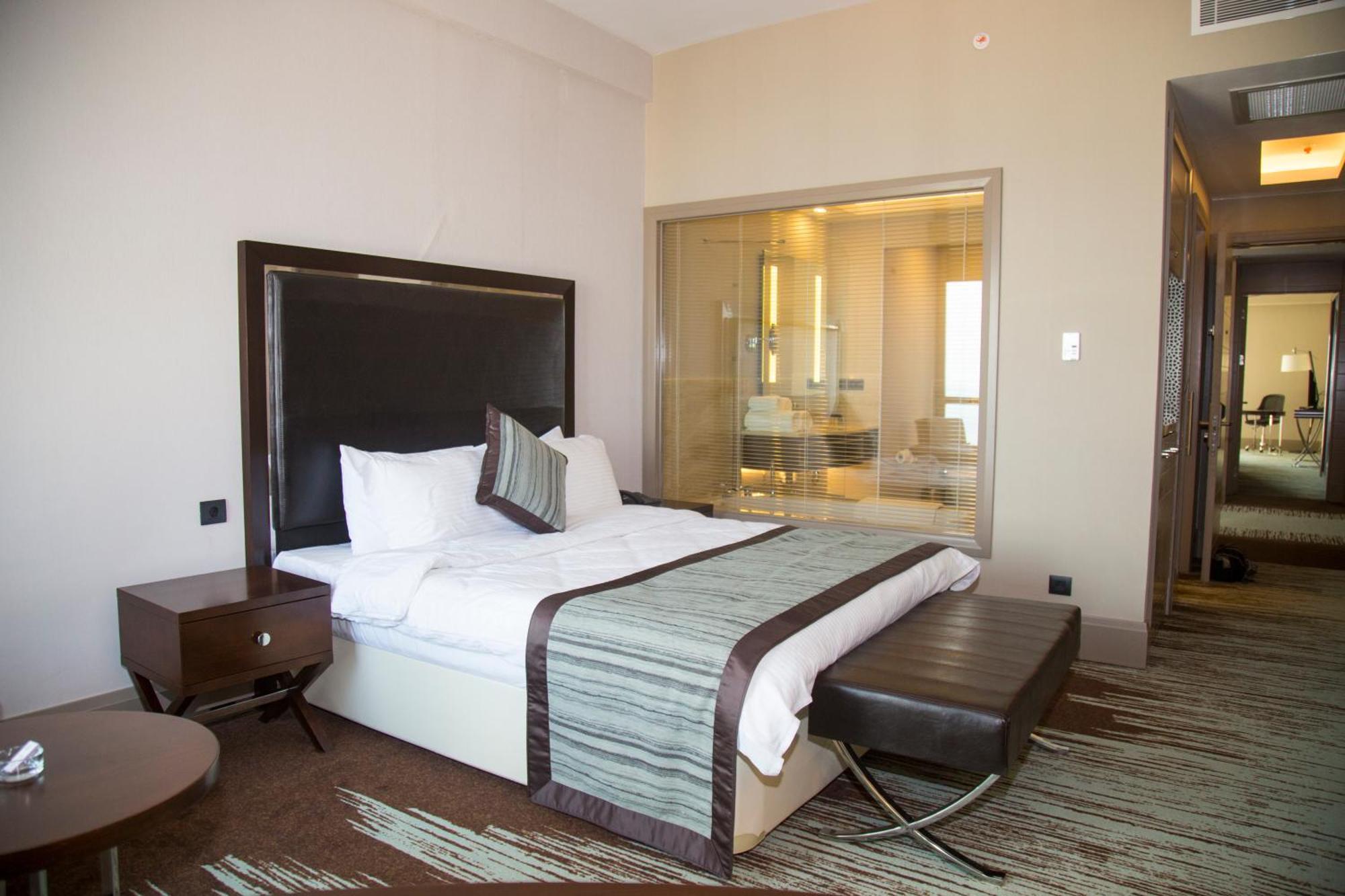 Hotel Ramada By Wyndham İskenderun Zewnętrze zdjęcie