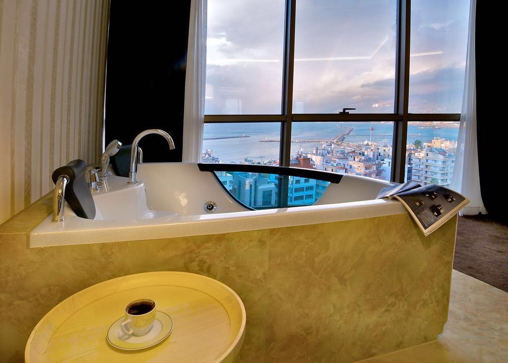 Hotel Ramada By Wyndham İskenderun Zewnętrze zdjęcie