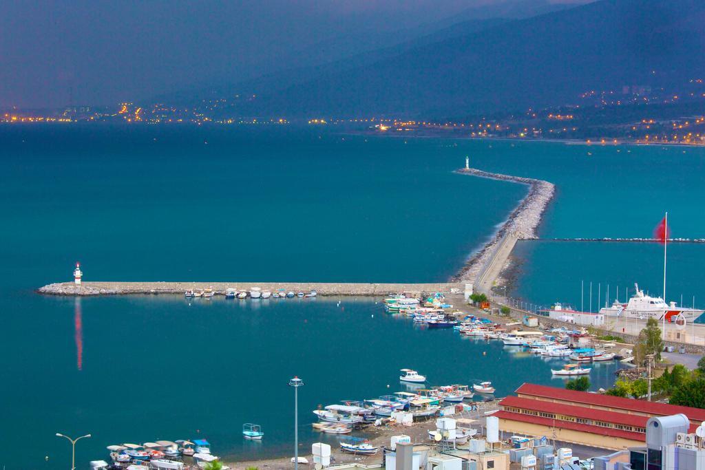 Hotel Ramada By Wyndham İskenderun Zewnętrze zdjęcie